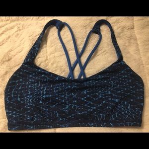 Lululemon free to be Bra size 4